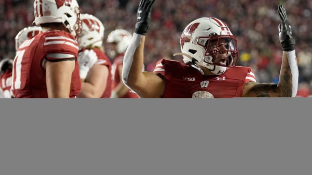 Braelon Allen TD celebration OT 2023 Nebraska vs Wisconsin football USATSI_21932757